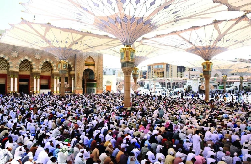 من صلاة الجمعة في المسجد النبوي (واس)