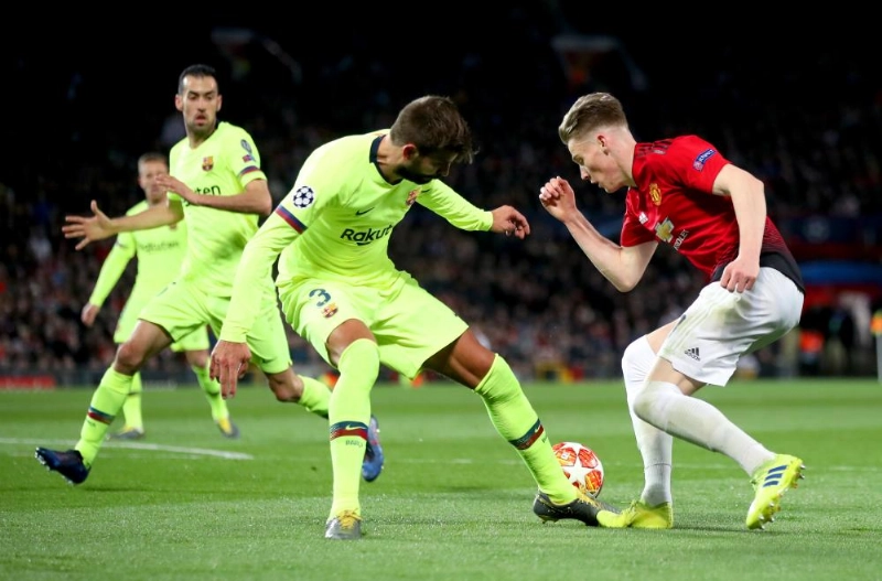 برشلونة ومانشستر يونايتد في مباراة الذهاب (د ب أ)