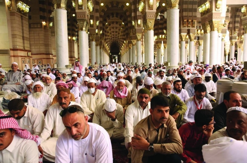 من صلاة الجمعة في المسجد النبوي (واس)