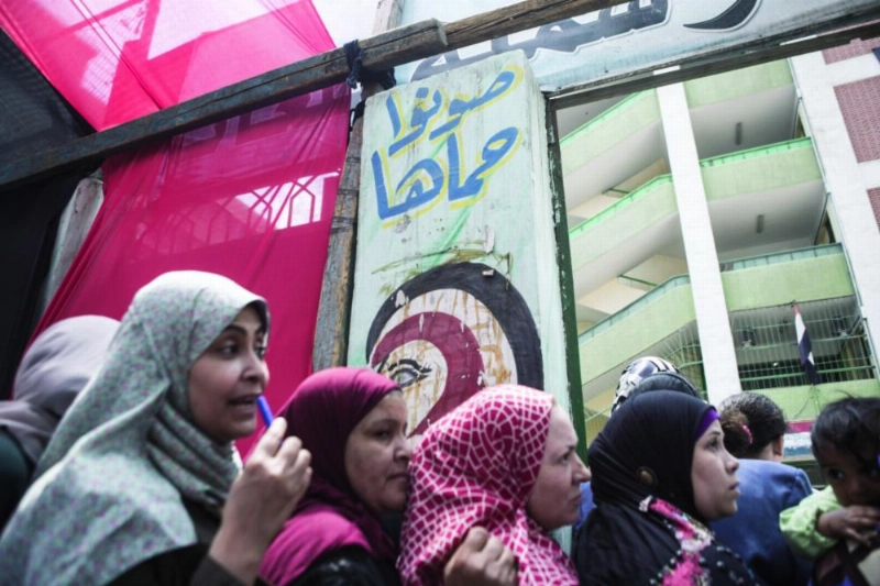 النساء تصطف أمام اللجان