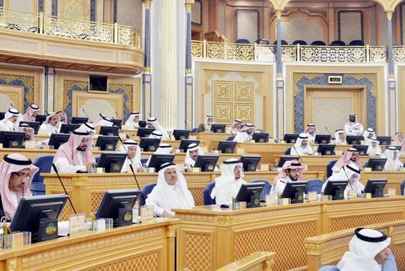 من جلسة المجلس أمس (مكة)