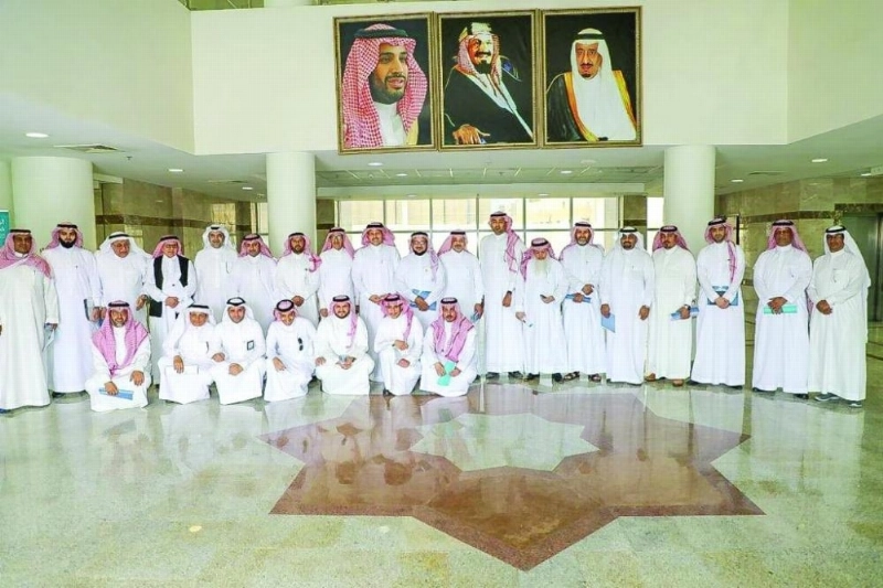 وفد منظومة التجارة والاستثمار أثناء الزيارة (ميناء جازان)