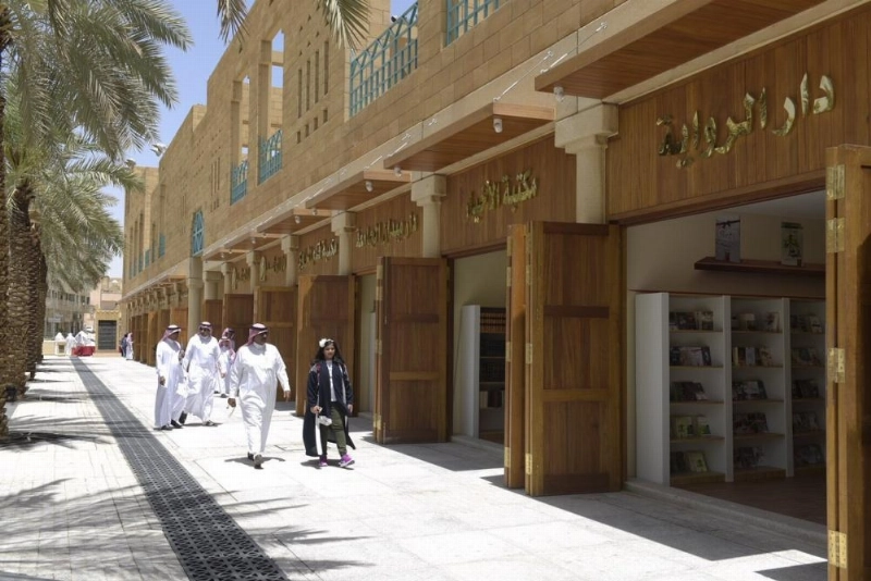 مشروع قيصرية الكتاب في قصر الحكم بعد افتتاحه أمس (مكة)