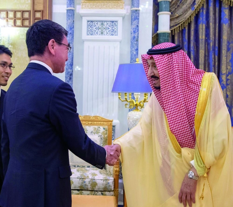 الملك سلمان مستقبلا تارو كونو