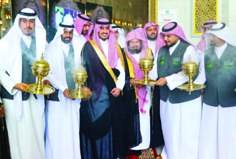 بندر بن سلطان خلال تدشينه الحملة (واس)