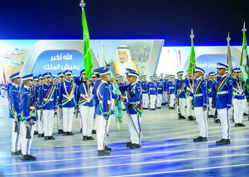 العرض العسكري لطلبة كلية الملك فيصل الجوية