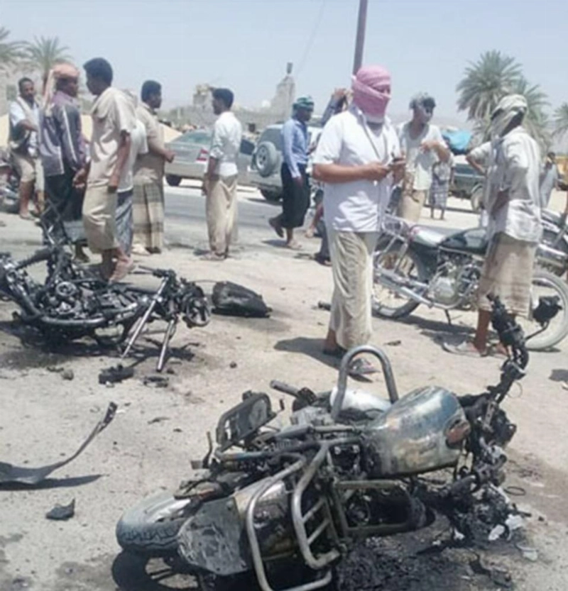 من آثار انفجار لغم في وادي حضرموت