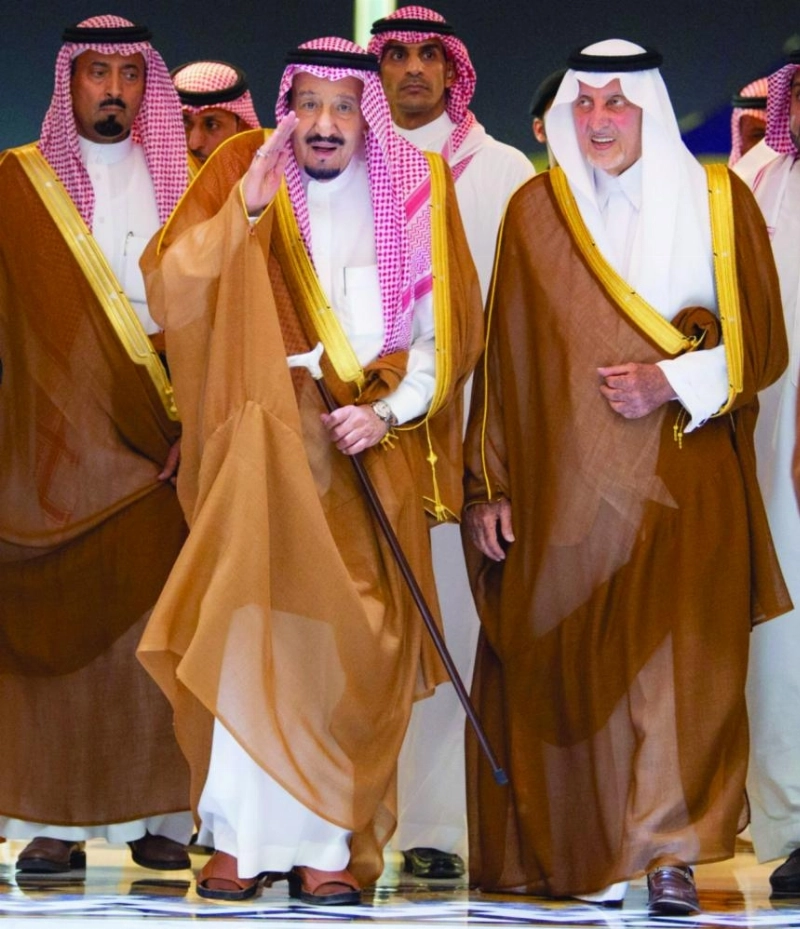 الملك سلمان لدى وصوله جدة (واس)