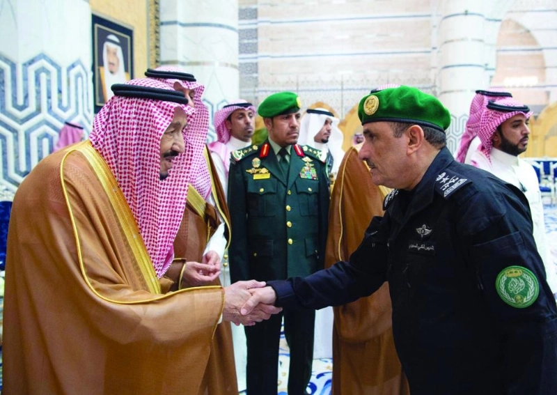 الملك سلمان لدى وصوله جدة (واس)