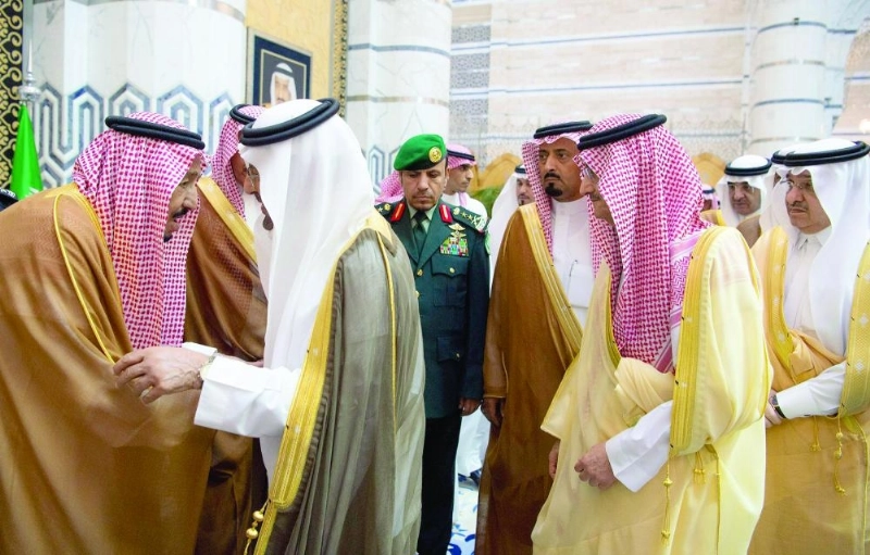 الملك سلمان لدى وصوله جدة (واس)