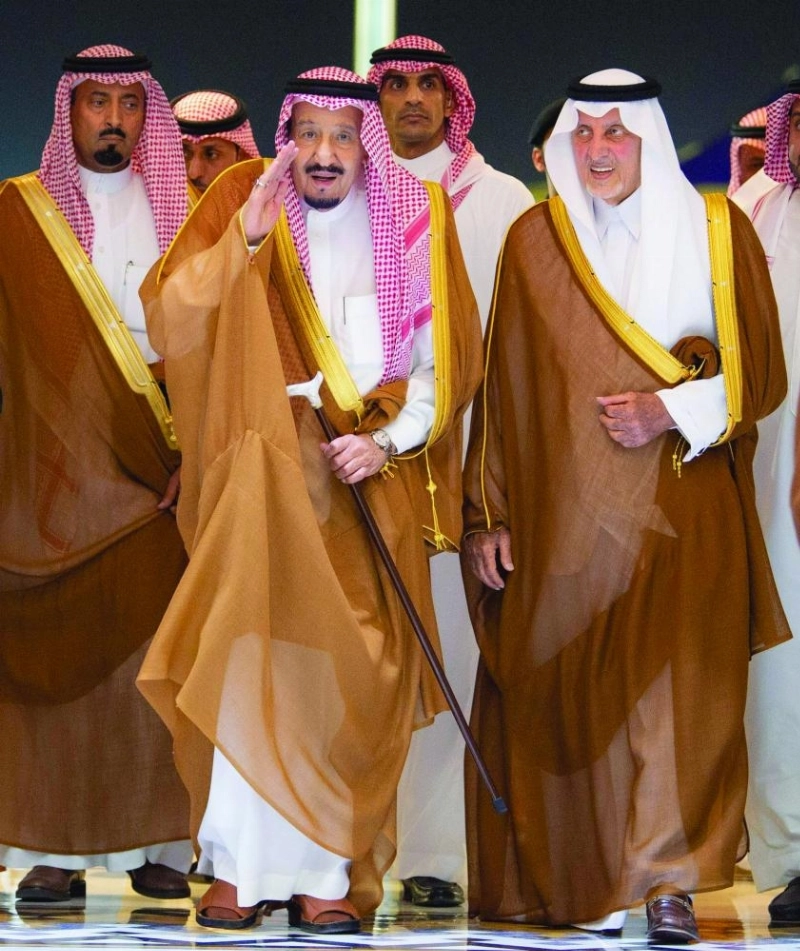 الملك سلمان لدى وصوله جدة (واس)