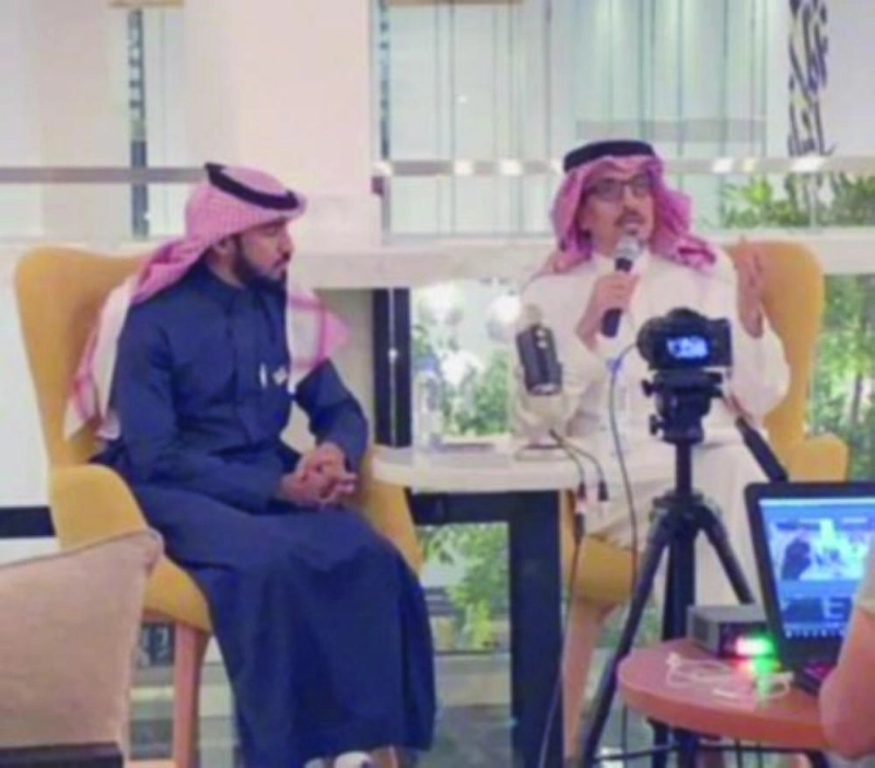 الناصر يتحدث خلال المجلس (مكة)