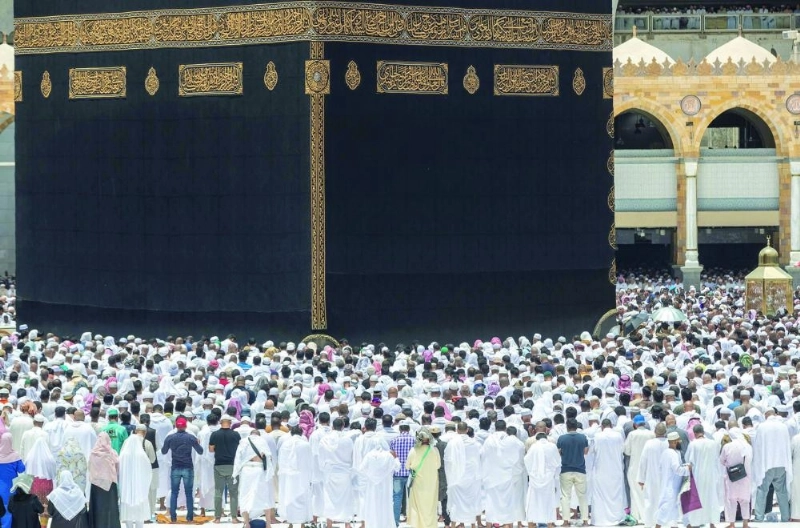 من صلاة الجمعة بالمسجد الحرام (مكة)