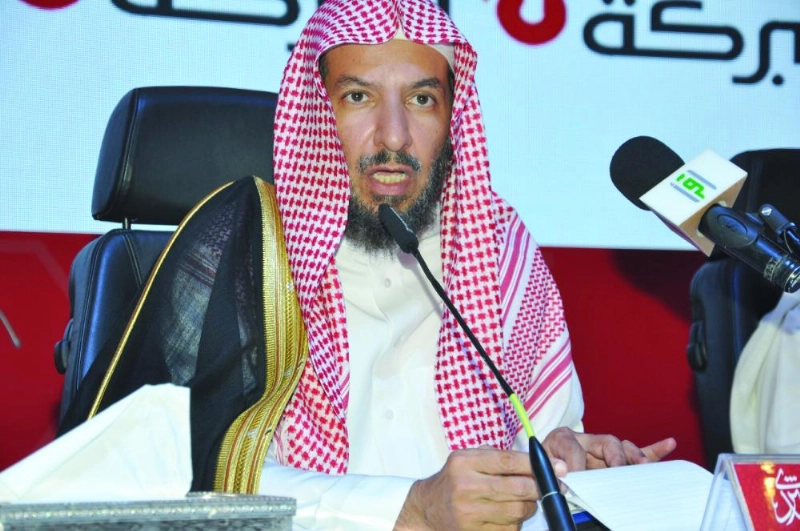 الشثري متحدثا بالندوة (مكة)