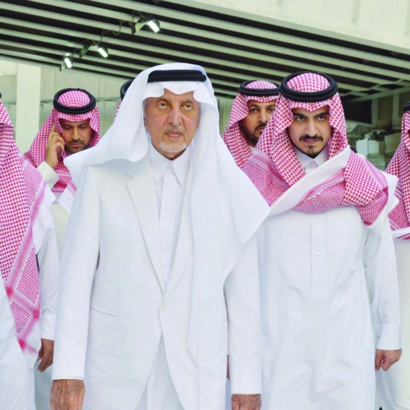 خالد الفيصل وبدر بن سلطان خلال تفقدهما مرافق المسجد الحرام (مكة)