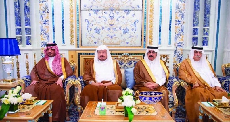 عبدالعزيز بن سعود وعبدالله آل الشيخ ومساعد العيبان وإبراهيم العساف خلال اللقاء