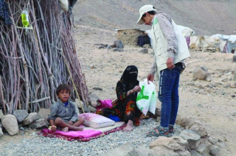 من توزيع وجبات الإفطار في محافظات اليمن