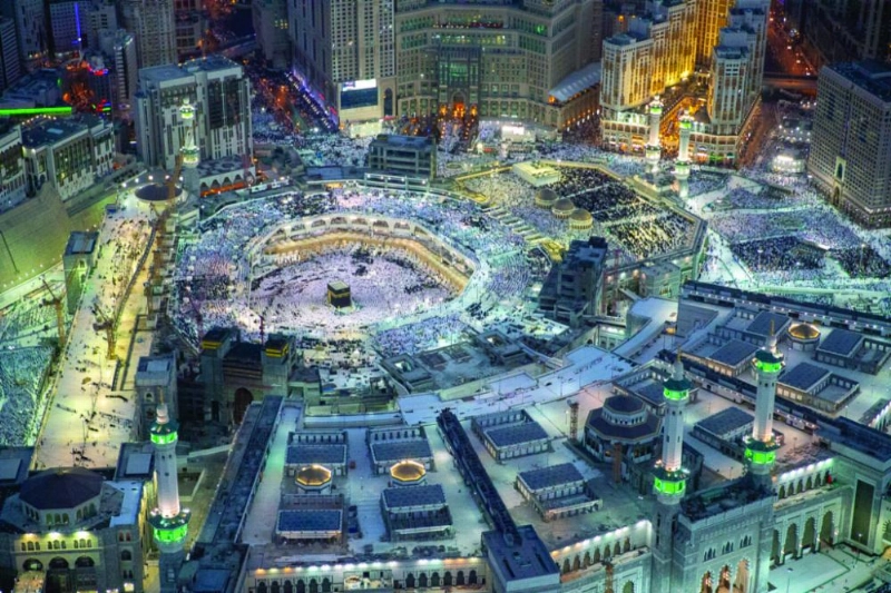 طلعات جوية تشمل بيت الله الحرام والمناطق المحيطة به والطرق المؤدية إليه (أحمد بارجاء)