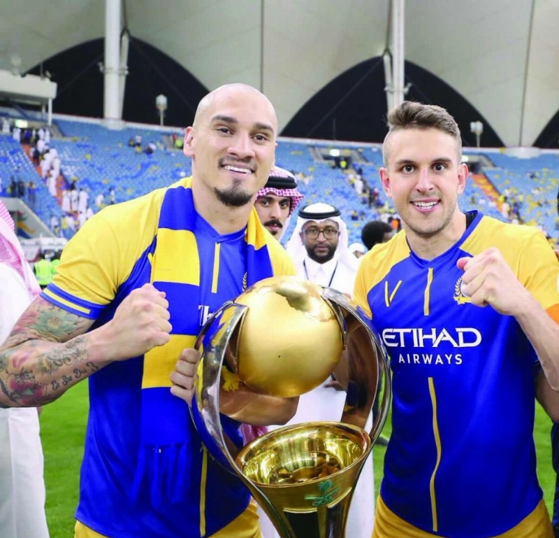 مدافعا النصر برونو أوفيني ومايكون
