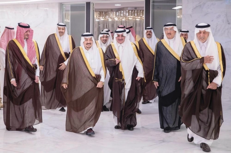 من اجتماع أمراء المناطق أمس (واس)