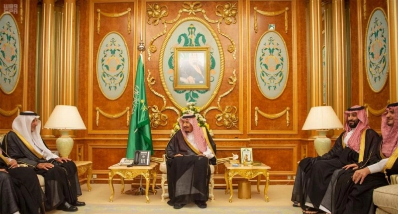 خادم الحرمين الشريفين خلال استقباله أمراء المناطق ( مكة )