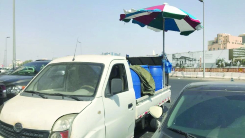 بسطات سوبيا على أحد طرق جدة
