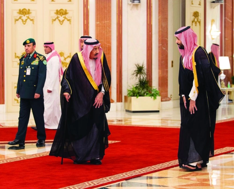 خادم الحرمين وولي العهد خلال استقبالهما قادة مجلس التعاون
