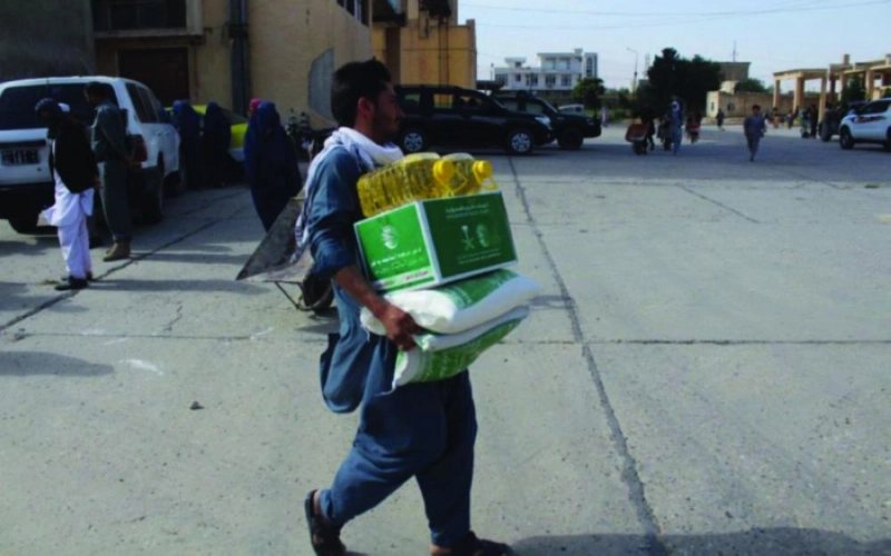 سلال غذائية سعودية توزع في أفعانستان