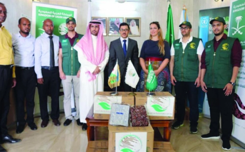توزيع التمور السعودية في جيبوتي (واس)