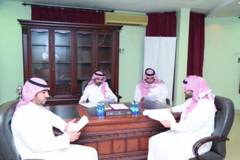 لجنة الانتخابات تباشر عملها بالرائد (إعلامي الرائد)