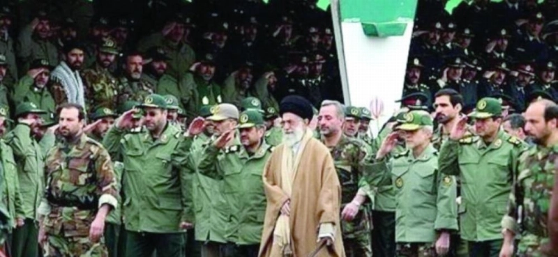 خامنئي مع قادة الحرس الثوري (مكة)