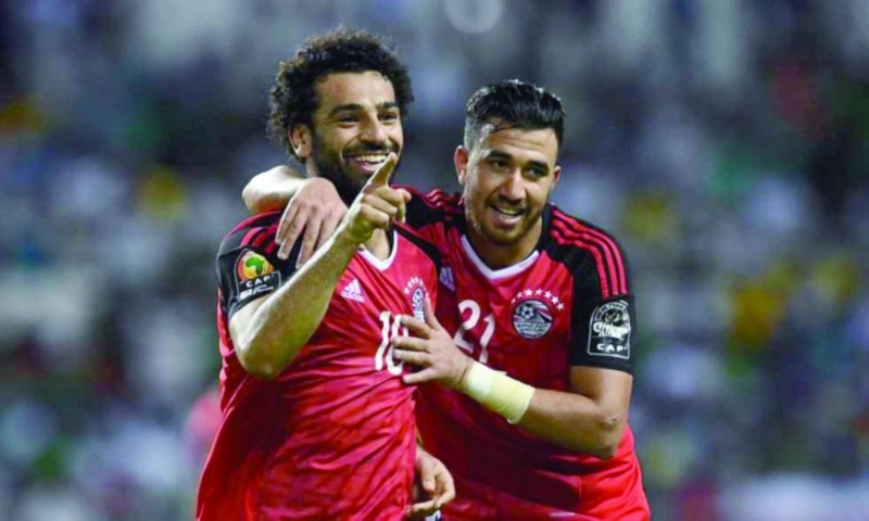 صلاح محتفلا بأحد الأهداف (مكة)