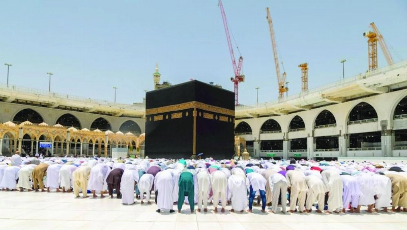 من صلاة الجمعة بالمسجد الحرام (واس)