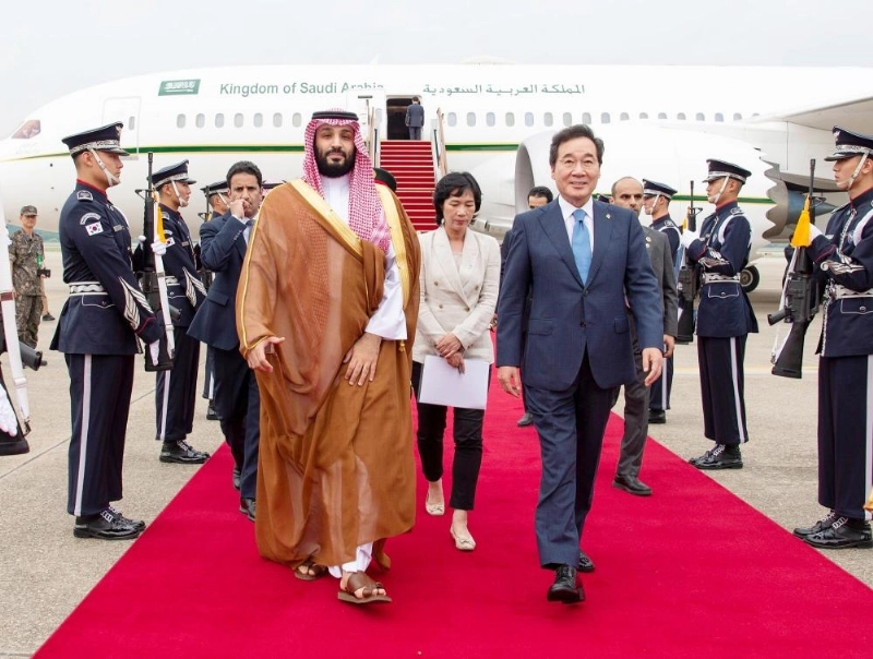 من مراسم استقبال ولي العهد