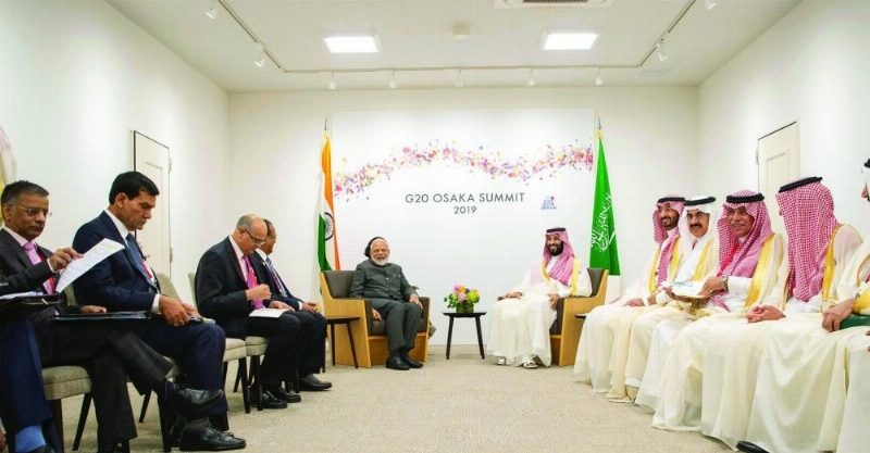 ولي العهد خلال لقائه رئيس وزراء الهند (واس)