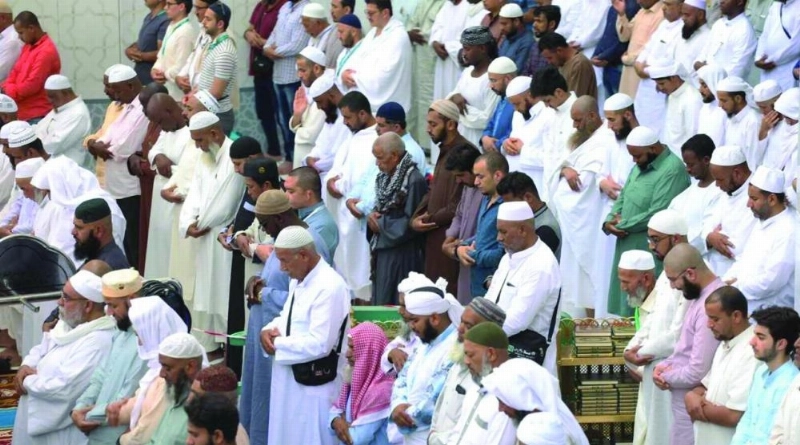 من صلاة الجمعة بالمسجد الحرام (واس)