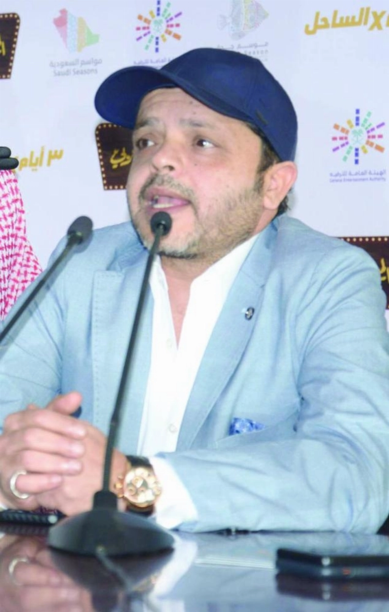 محمد هنيدي خلال مؤتمر صحفي خاص بالمسرحية (مكة)