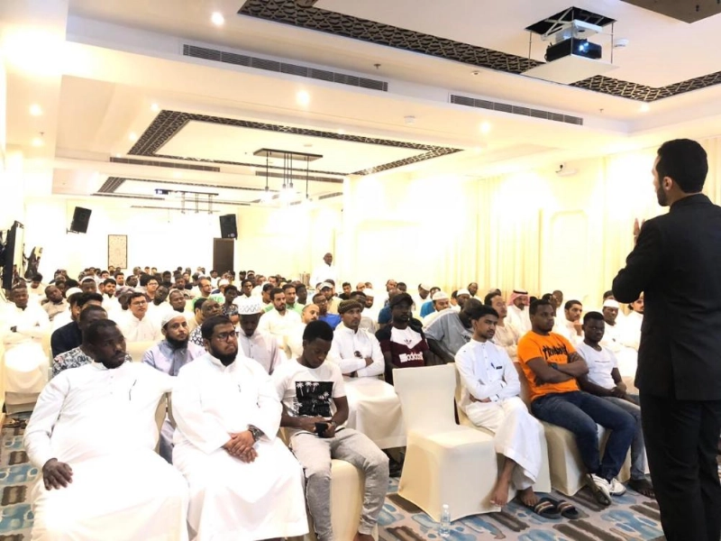 جانب من الدورات التدريبية لمكتب إرشاد الحافلات