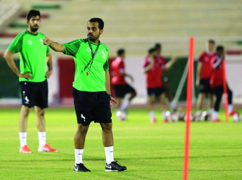 خالد العطوي يقود تدريبات الاتفاق (مكة)