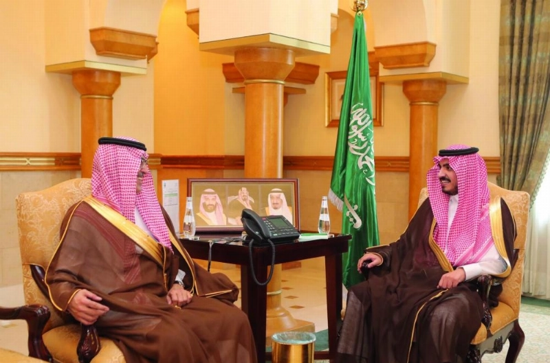 بدر بن سلطان لدى استقباله محمد الجدعان (واس)