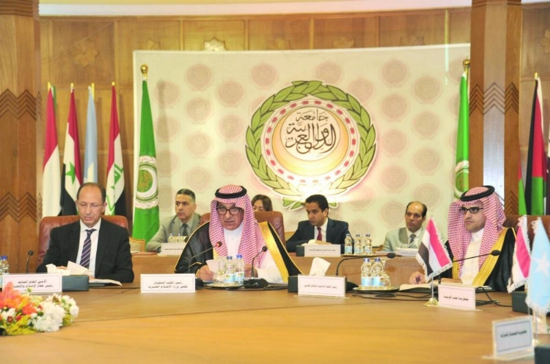 تركي الشبانة يلقي كلمته في الاجتماع بالقاهرة أمس (واس)