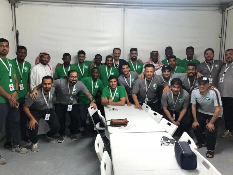 لقاء لاعبي المنتخب القداما بلاعبي اخضر الشواطى