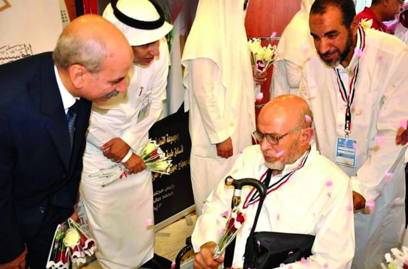الحجاج لدى وصولهم إلى المدينة المنورة (مكة)
