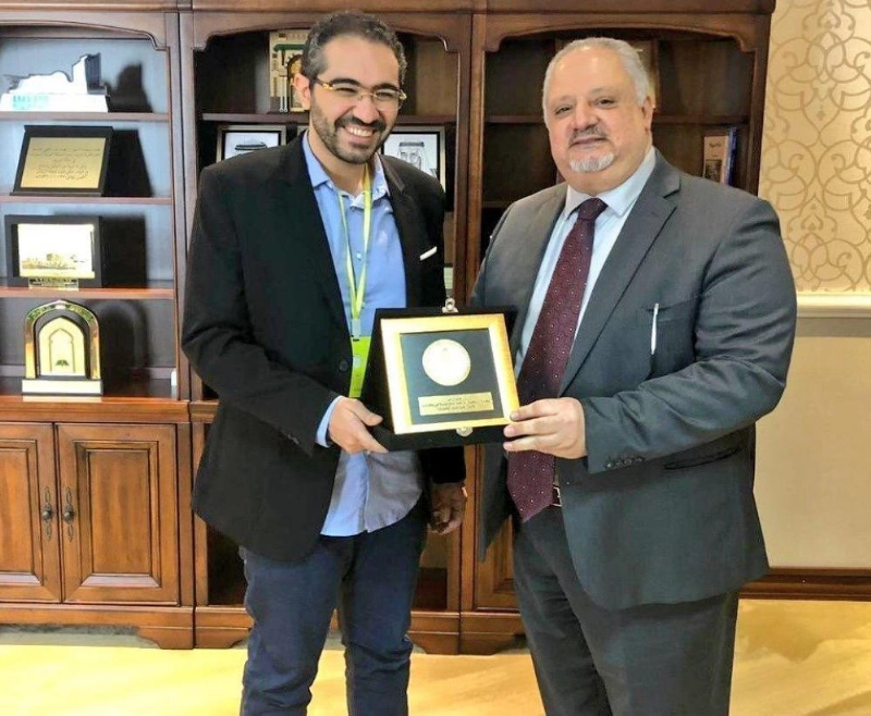 الثقفي خلال تكريمه عصام أبو خشبة (مكة)