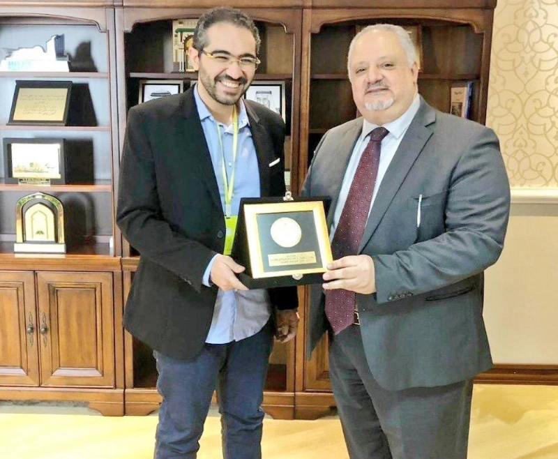 الثقفي خلال تكريمه عصام أبو خشبة (مكة)