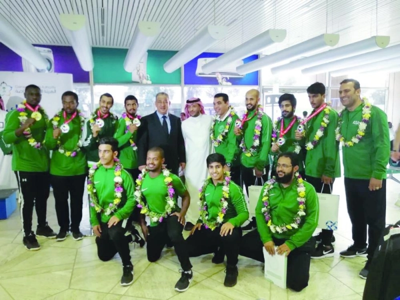 بعثة المنتخب السعودي عقب العودة (واس)