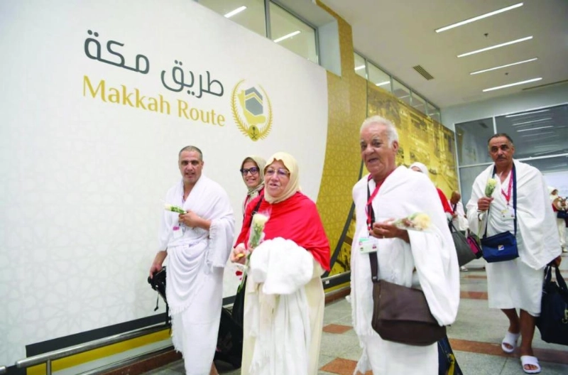استقبال حجاج قادمين من دول مستفيدة من المبادرة (مكة)