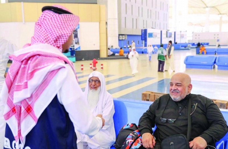 من العناية بالحجاج في المطارات (مكة)