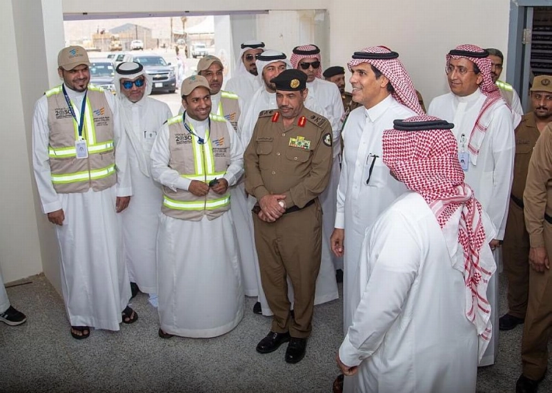 وزير النقل يتفقد مشروعات الوزارة