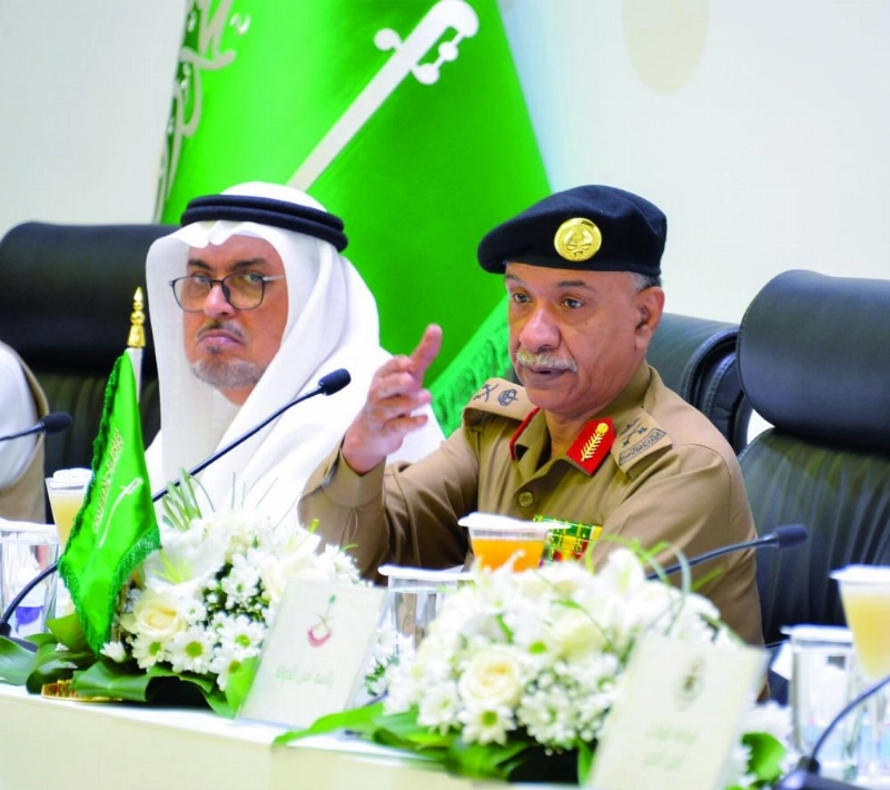 منصور التركي خلال المؤتمر (واس)